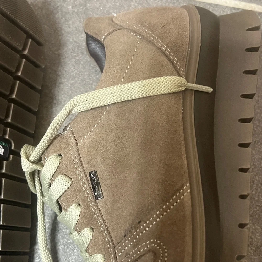Igi&co suede sneakers women’s size 7.5 EU 38 brown beige